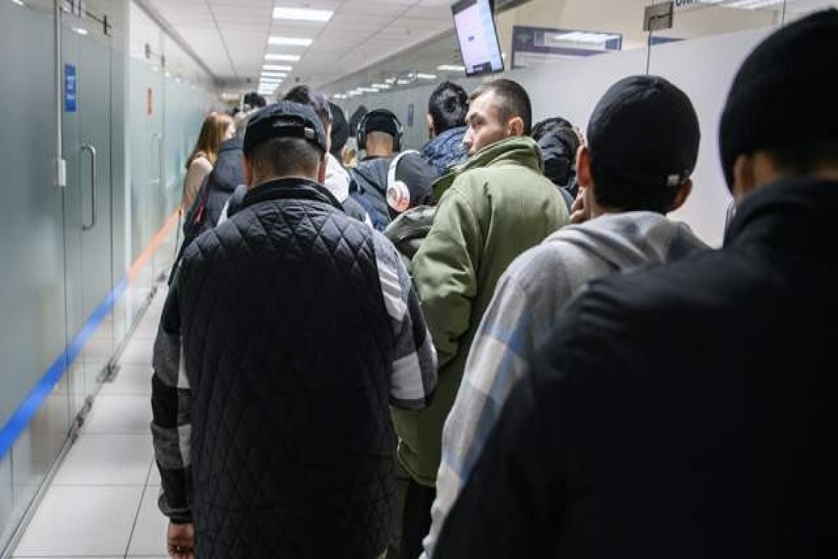 В России хотят увеличить пошлины за ВНЖ, РВП и разрешения на работу