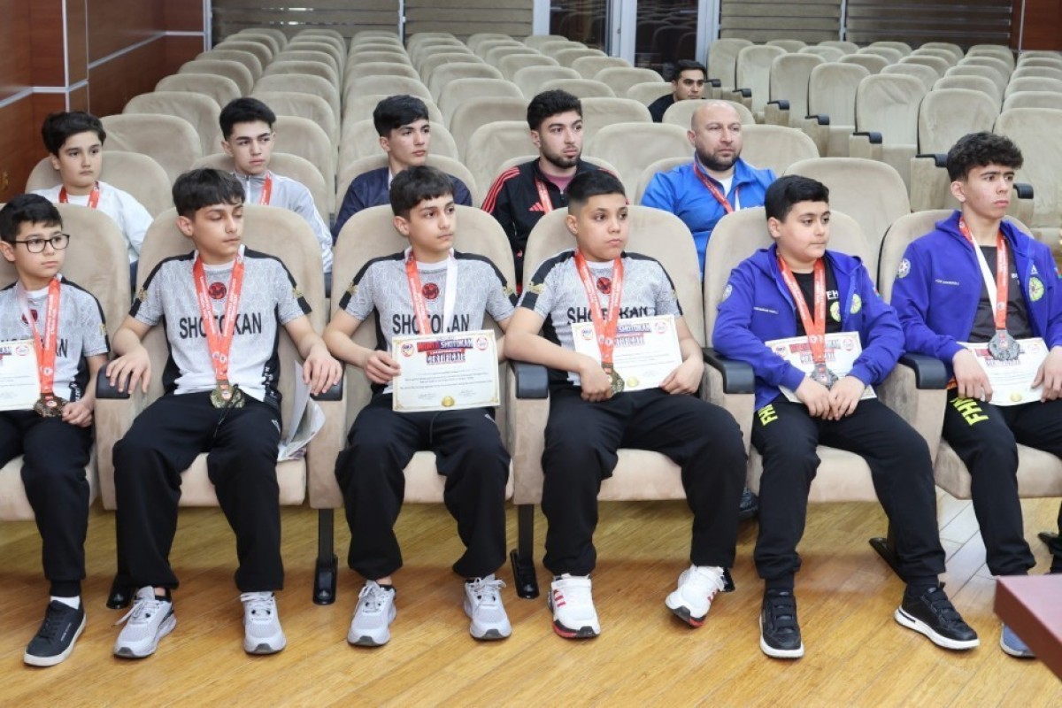 В МЧС прошла встреча с победителями чемпионата мира по каратэ-ФОТО 
