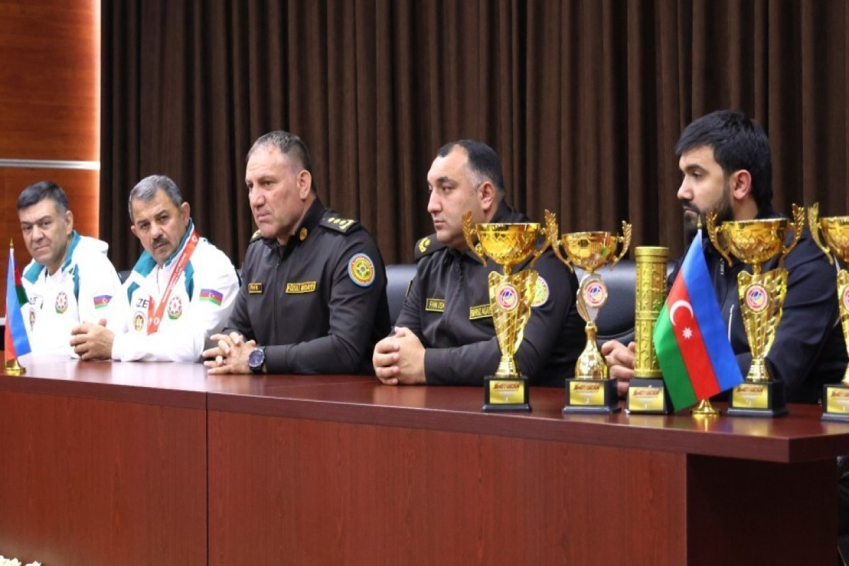 В МЧС прошла встреча с победителями чемпионата мира по каратэ-ФОТО 