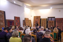 В Украине открылась выставка азербайджанских ковров-ФОТО 