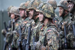 Почти 200 тыс. молодых немцев получили письма от Бундесвера
