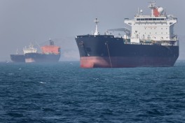 Трамп: США забирают большую часть захваченной иранской нефти себе