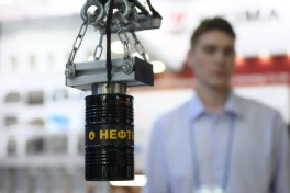 Коммерсант: Рост цен на нефть увеличил доходы бюджета России почти на 40%