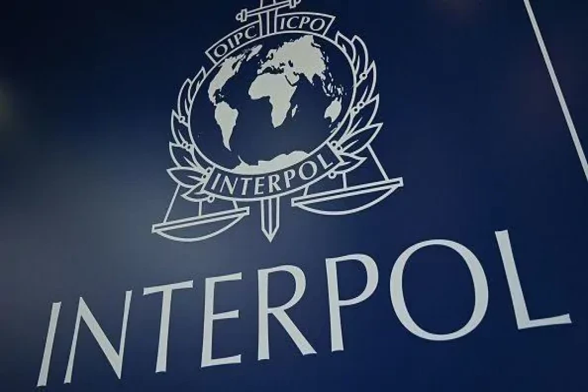 Интерпол разыскивает 10 обвиняемых по делам о торговле людьми