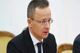 В Будапеште заявили, что не будут отправлять оружие Украине