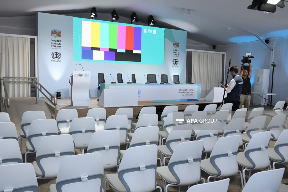 Представители медиа ознакомились с подготовкой к форуму WUF13-ФОТО 