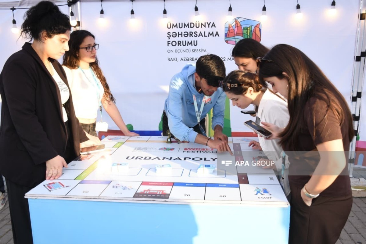 На Бакинском бульваре прошла общественная программа WUF13-ФОТО 