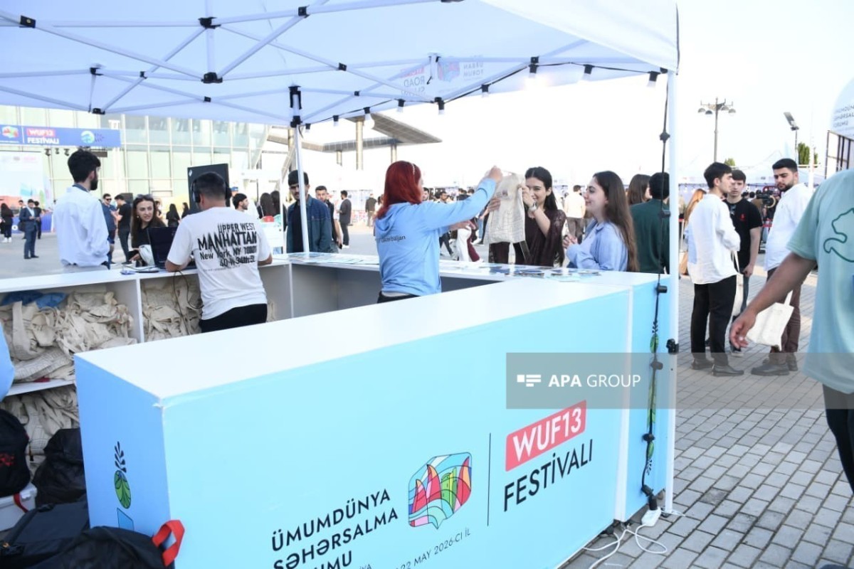 На Бакинском бульваре прошла общественная программа WUF13-ФОТО 