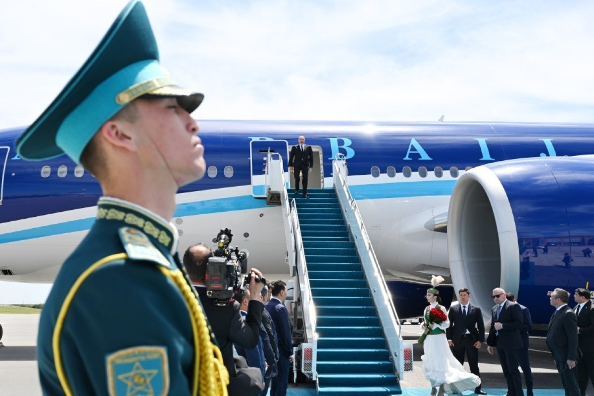 Ильхам Алиев прибыл в Казахстан для участия в саммите ОТГ-ФОТО 
