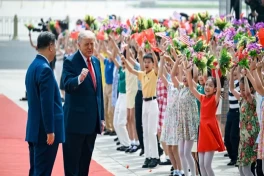 Трамп в Пекине: визит больших жестов, осторожных сделок и нерешенных противоречий - ВЗГЛЯД 