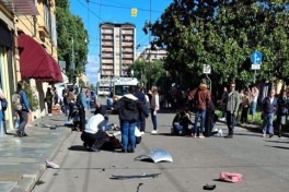 В Италии автомобиль въехал в толпу людей