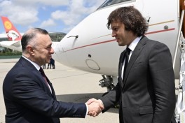 Кобахидзе прибыл в Азербайджан