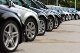 Азербайджан почти вдвое сократил импорт автомобилей из Грузии