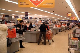 В Британии хотят заморозить цены на базовые продукты
