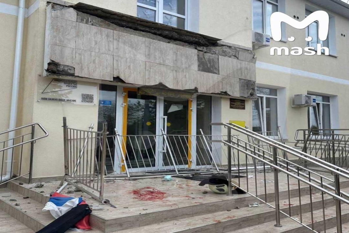 В ходе фотосессии в школе Севастополя обрушился балкон, пострадали 10 детей-ФОТО 