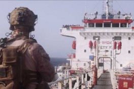 Американские морпехи провели досмотр иранского танкера в Оманском заливе