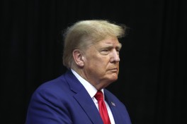 Трамп: Санкции не будут смягчены, пока Иран не подпишет соглашение