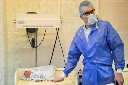 Рождаемость в России опустилась до минимальных значений последних 35 лет