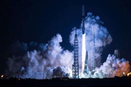 Этой ночью SpaceX запустит крупнейшую ракету в истории