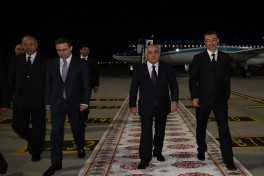 Али Асадов прибыл в Туркменистан с рабочим визитом