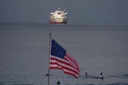 США убеждают Индию закупать американскую нефть