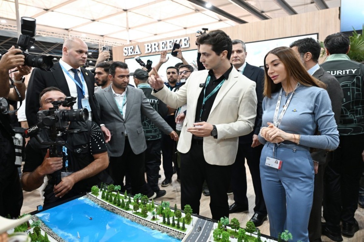 Лейла Алиева и Арзу Алиева ознакомились с выставкой Urban Expo-ФОТО 