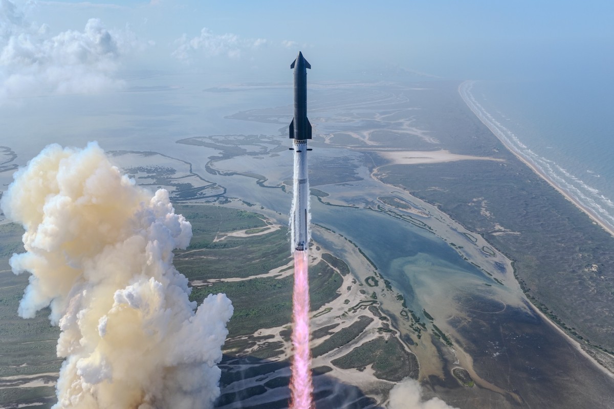 Самая мощная ракета SpaceX завершила испытания взрывом-ФОТО 