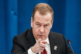 Медведев напомнил Армении о ценах на российский газ