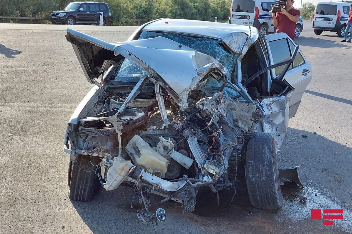 В Имишли столкнулись Mercedes и Toyota Prius: 2 погибших, 4 раненых
