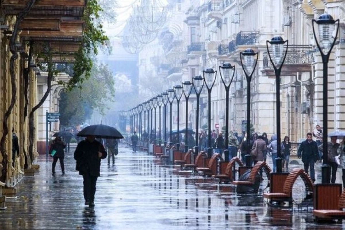 В Баку прогнозируют дождь и грозу