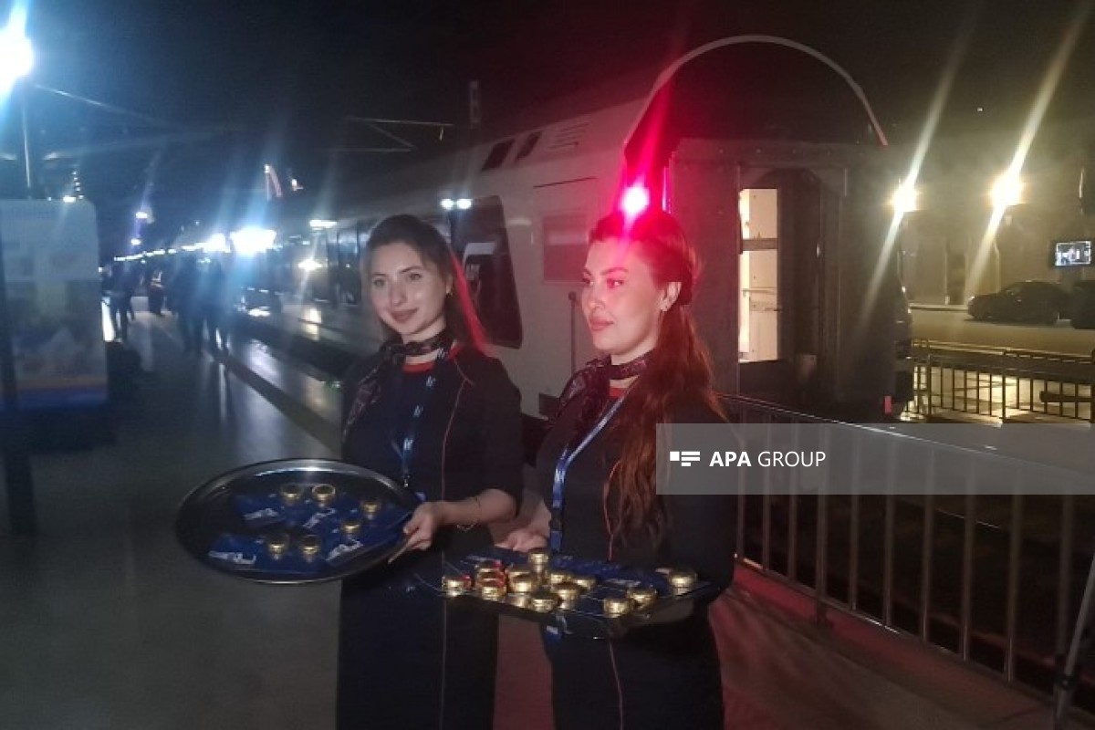 Возобновлено движение пассажирских поездов между Баку и Тбилиси