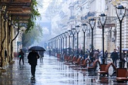 В Баку прогнозируют дождь и грозу