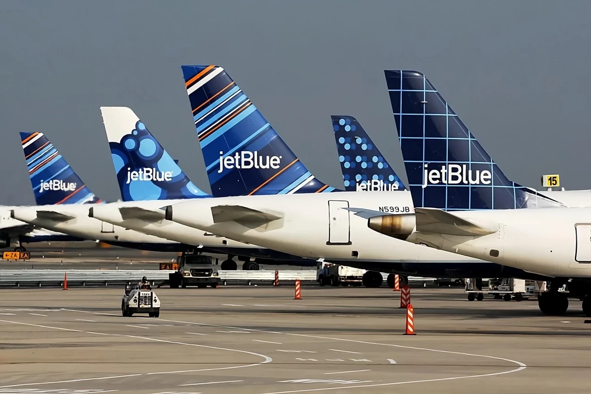 Эксперты оценили вероятность банкротства JetBlue выше 75%