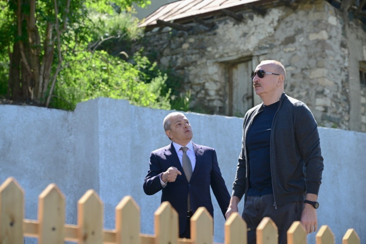Президент Азербайджана посетил восстановленное село в Карабахе-ФОТО 