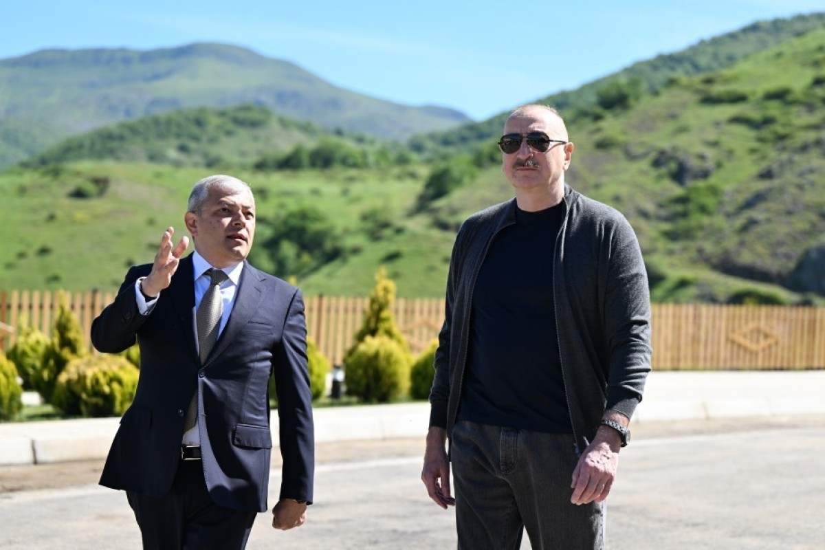 Президент Азербайджана посетил восстановленное село в Карабахе-ФОТО 