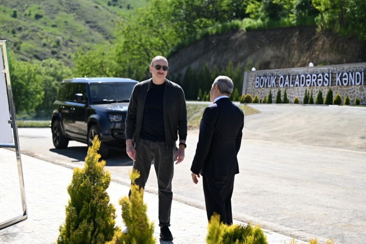 Президент Азербайджана посетил восстановленное село в Карабахе-ФОТО 