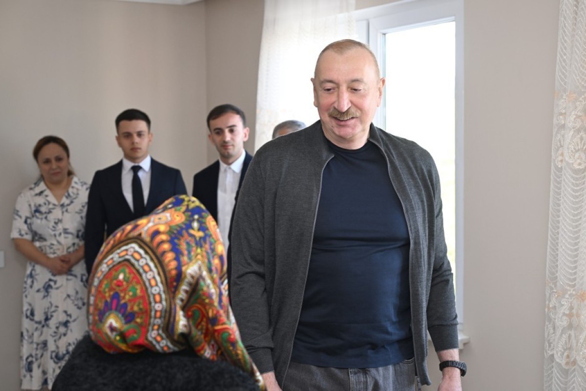 Президент Азербайджана посетил восстановленное село в Карабахе-ФОТО 