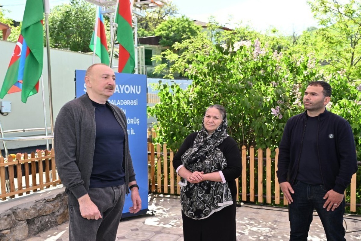 Президент Азербайджана посетил восстановленное село в Карабахе-ФОТО 
