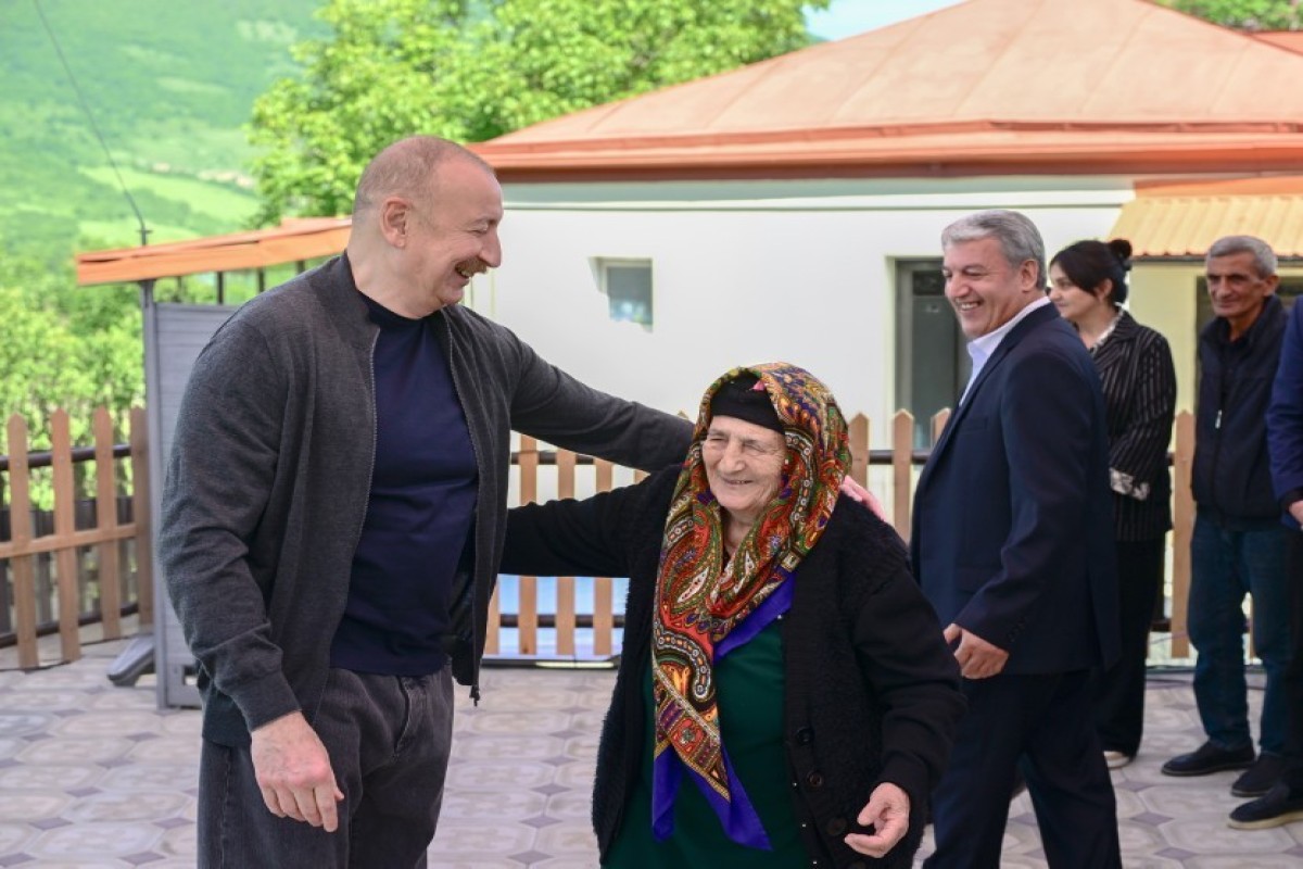 Президент Азербайджана посетил восстановленное село в Карабахе-ФОТО 