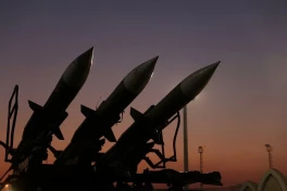 Fars: Иран запустил серию ракет с юга страны