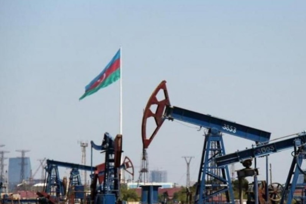 Баррель Azeri Light торгуется на мировых биржах по 98 долларов