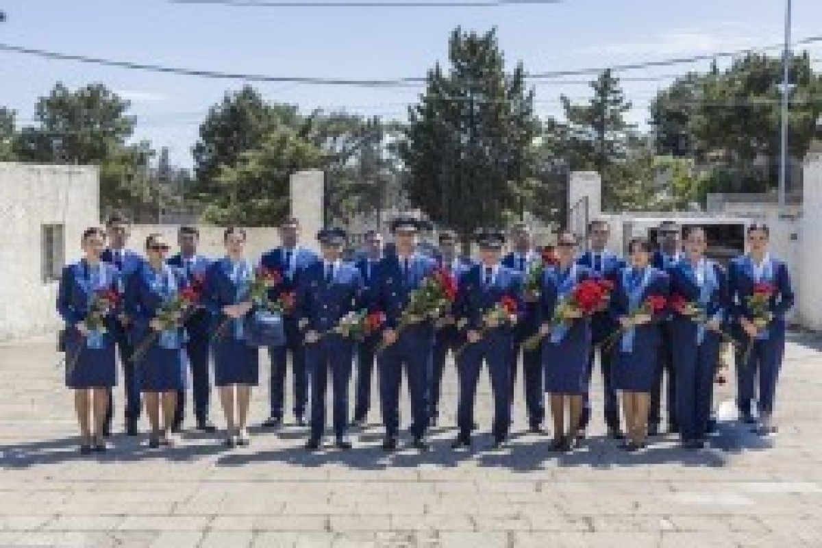 Коллектив AZAL посетил могилу Национального Героя Азербайджана Хокумы Алиевой-ФОТО 