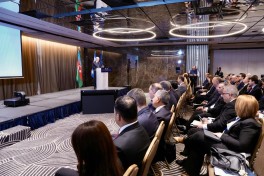 Баку - за долгосрочное сотрудничество с Афинами