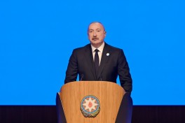 Президент: VIII съезд ПЕА впервые проходит после полного восстановления суверенитета Азербайджана