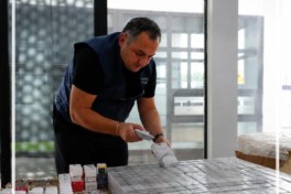 Из Грузии в Азербайджан пытались провезти 100 тысяч пачек сигарет