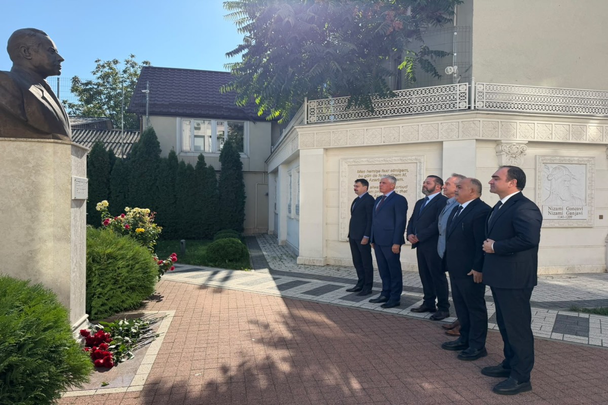 Азербайджанский и молдавский национальные театры подписали меморандум-ФОТО 