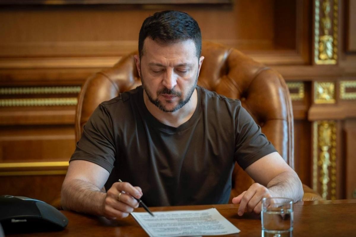 президент Украины Владимир Зеленский, сообщает РБК-Украина со ссылкой на его Telegram-канал.  По словам главы государства, работа по перекрытию бюджетного дефицита пр