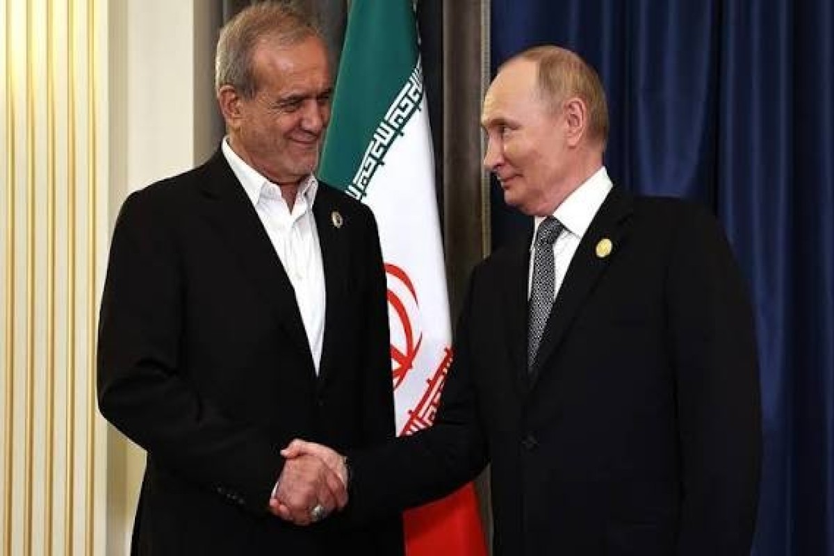 Президент России Владимир Путин, президент Ирана Масуд Пезешкиан