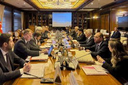 Мустафаев провел переговоры с экономическим блоком правительства России 