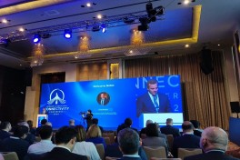 В «Азер-Тюрк Банке» назвали условия для привлечения инвестиций в Средний коридор